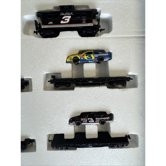 Revell Collection Dale Earnhardt 20 Piece Train Set HO Scale 1/64 Diecast 2002 - Picture 11 of 16